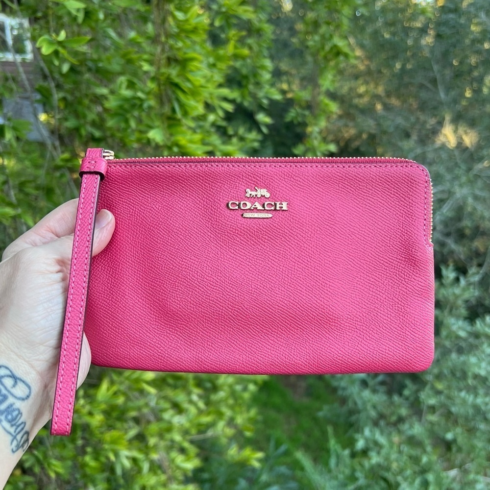 COACH Large Corner Zip Phone Wristlet Wallet Pink Leather w Gold Hardware NWOT